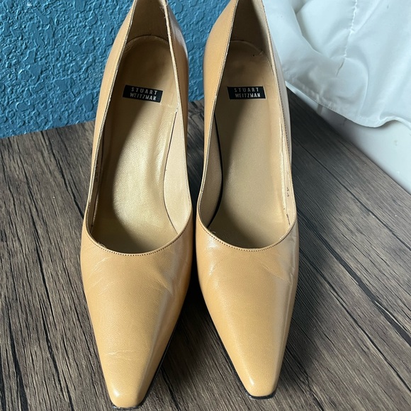 STUART WEITZMAN | Nude Pump Pointed Toe Heels - Picture 2 of 7